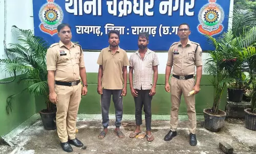 अवैध शराब पर पुलिस की बड़ी कार्रवाई, 47 लीटर से ज्यादा शराब जब्त