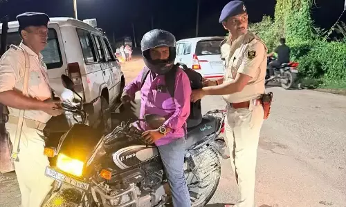 Buxar: बक्सर में शराब तस्करों पर शिकंजा, 17 गिरफ्तार; 61 लीटर से अधिक शराब बरामद Buxar: बक्सर में शराब तस्करों पर शिकंजा, 17 गिरफ्तार; 61 लीटर से अधिक शराब बरामद