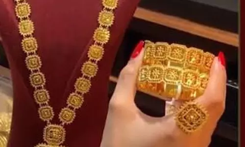 सोने के दामों में बड़ी टूट जानिए क्यों लगातार नीचे आ रहा गोल्ड
