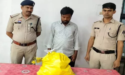 चिखली पुलिस ने अवैध शराब बेचने वाले दो तस्करों को पकड़ा