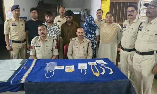 लाखों की चोरी का खुलासा, महिला समेत 4 आरोपी गिरफ्तार