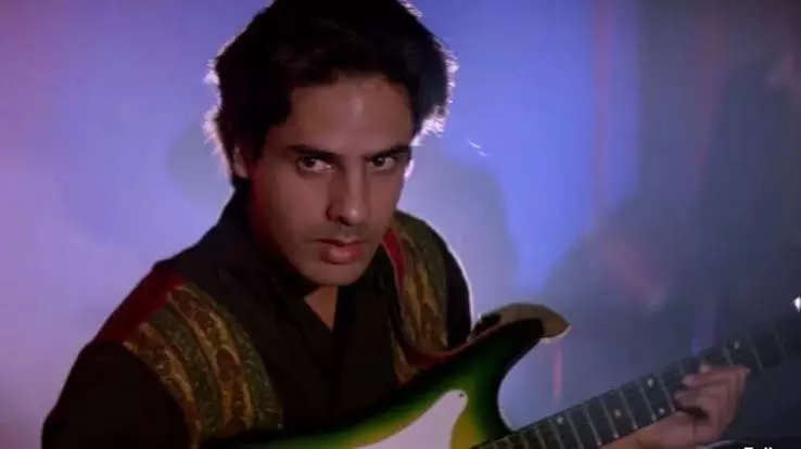 90 के दशक का सुपरहिट गीत आज भी बसों में गूंज रहा 90 के दशक का सुपरहिट गीत आज भी बसों में गूंज रहा