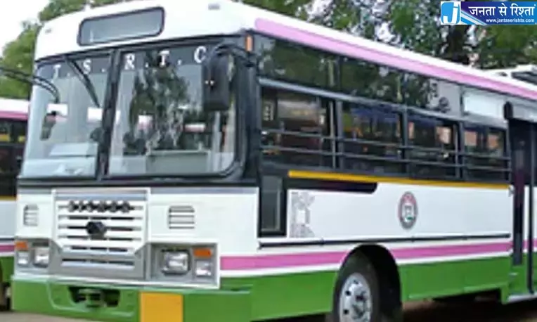रक्षाबंधन के बाद वीकेंड पर घर लौटने की भीड़ के कारण हैदराबाद-विजयवाड़ा और वारंगल हाईवे पर जाम लग गया रक्षाबंधन के बाद वीकेंड पर घर लौटने की भीड़ के कारण हैदराबाद-विजयवाड़ा और वारंगल हाईवे पर जाम लग गया