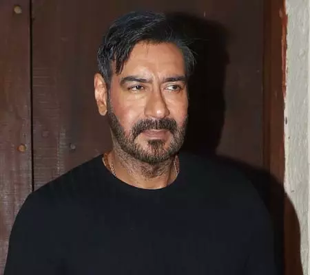 क्राइम पेट्रोल के नए सीजन में स्पेशल होस्ट बनेंगे अजय देवगन, बोले-किसी पर आंख मूंदकर भरोसा न करें क्राइम पेट्रोल के नए सीजन में स्पेशल होस्ट बनेंगे अजय देवगन, बोले-किसी पर आंख मूंदकर भरोसा न करें