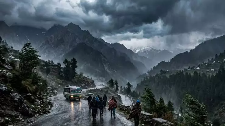 Dehradun: उत्तराखंड में मानसून फिर सक्रिय, चार जिलों में भारी से बहुत भारी बारिश की चेतावनी Dehradun: उत्तराखंड में मानसून फिर सक्रिय, चार जिलों में भारी से बहुत भारी बारिश की चेतावनी