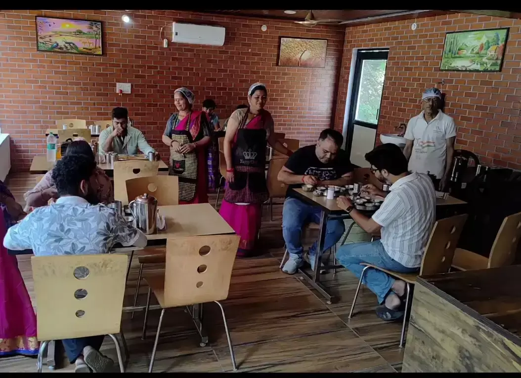 Rudraprayag: आत्मनिर्भरता की मिसाल बनीं छह महिलाएं, स्वरोजगार से 12-13 लाख की सालाना आमदनी
