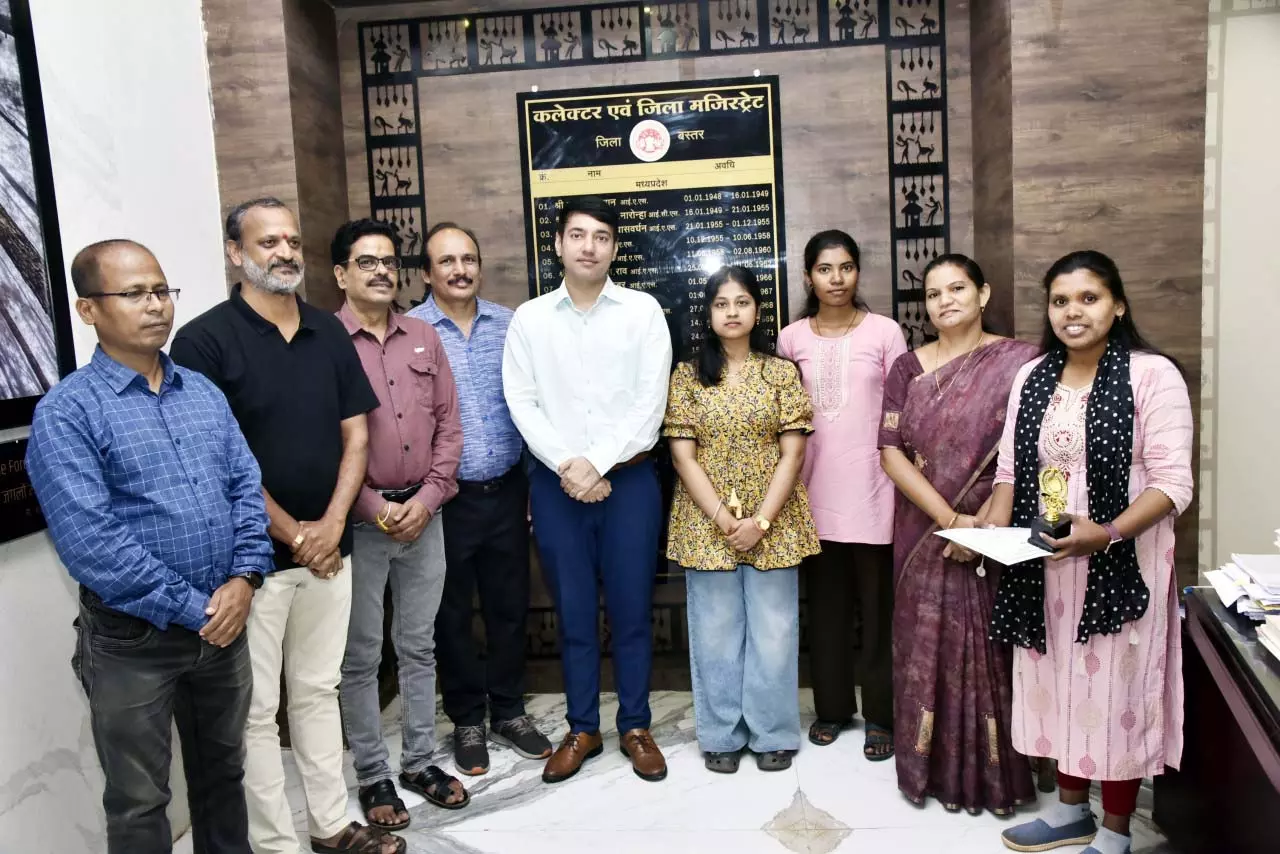 बस्तर से निकले चार हीरे: पहले ही राउंड में MBBS सीट पक्की, कलेक्टर ने टैबलेट देकर बढ़ाया हौसला बस्तर से निकले चार हीरे: पहले ही राउंड में MBBS सीट पक्की, कलेक्टर ने टैबलेट देकर बढ़ाया हौसला