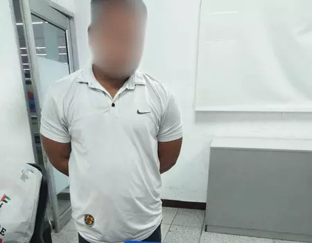 CISF ने दिल्ली हवाई अड्डे पर 22.08 लाख की विदेशी मुद्रा की बरामद CISF ने दिल्ली हवाई अड्डे पर 22.08 लाख की विदेशी मुद्रा की बरामद