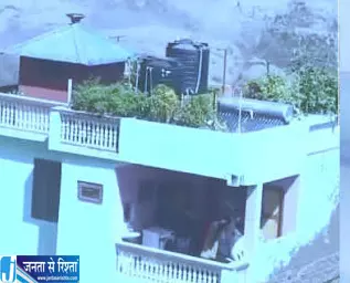 नेपाल आपदा में चमत्कार बना घर आज भी दे रहा मजबूती की मिसाल नेपाल आपदा में चमत्कार बना घर आज भी दे रहा मजबूती की मिसाल