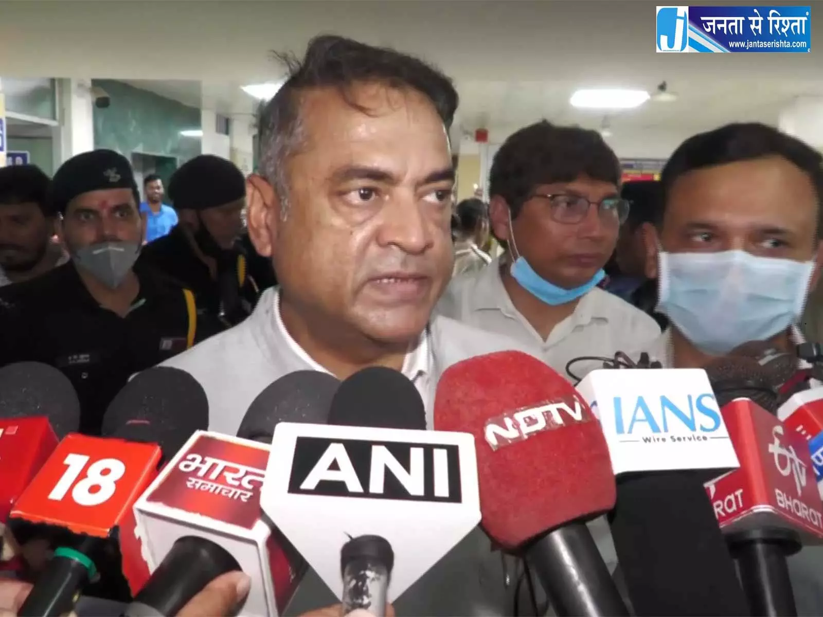 यूपी के कौशाम्बी में पटाखा फैक्ट्री में धमाके से 2 लोगों की मौत, 3 की हालत गंभीर यूपी के कौशाम्बी में पटाखा फैक्ट्री में धमाके से 2 लोगों की मौत, 3 की हालत गंभीर