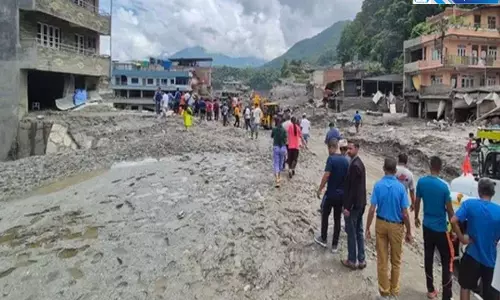 नेपाल जल प्रलय के बीच जवानों का मिशन जिंदगी बचाने में जुटी टीमें नेपाल जल प्रलय के बीच जवानों का मिशन जिंदगी बचाने में जुटी टीमें