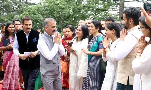 हिमाचल सरकार मंदिर के फंड पर हाई कोर्ट के आदेश की समीक्षा की मांग करेगी हिमाचल सरकार मंदिर के फंड पर हाई कोर्ट के आदेश की समीक्षा की मांग करेगी