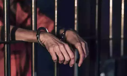 गांजा चॉकलेट बेचने वाले को 5 साल की सजा गांजा चॉकलेट बेचने वाले को 5 साल की सजा