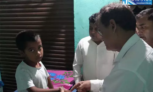 उत्तराखंड के CM के दखल से बीमार बच्चे को इलाज की सुविधा मिली उत्तराखंड के CM के दखल से बीमार बच्चे को इलाज की सुविधा मिली