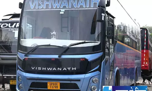 ग्रेटर नोएडा में स्लीपर बस के अंदर किशोरी के साथ गैंगरेप ग्रेटर नोएडा में स्लीपर बस के अंदर किशोरी के साथ गैंगरेप