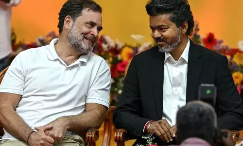 राहुल गांधी और विजय को लेकर बढ़ी सियासत राहुल गांधी और विजय को लेकर बढ़ी सियासत