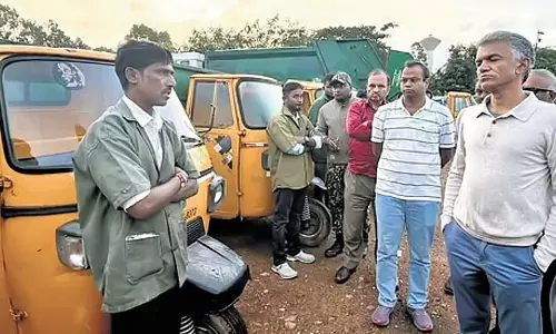 सफाई कर्मचारियों से रूबरू हुए मंत्री