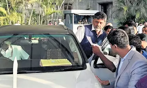 CM के पास पहुंचे लोग रखीं अपनी समस्याएं CM के पास पहुंचे लोग रखीं अपनी समस्याएं