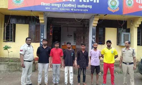 रायपुर में बादशाह गिरफ्तार, लंबे समय से था फरार रायपुर में बादशाह गिरफ्तार, लंबे समय से था फरार