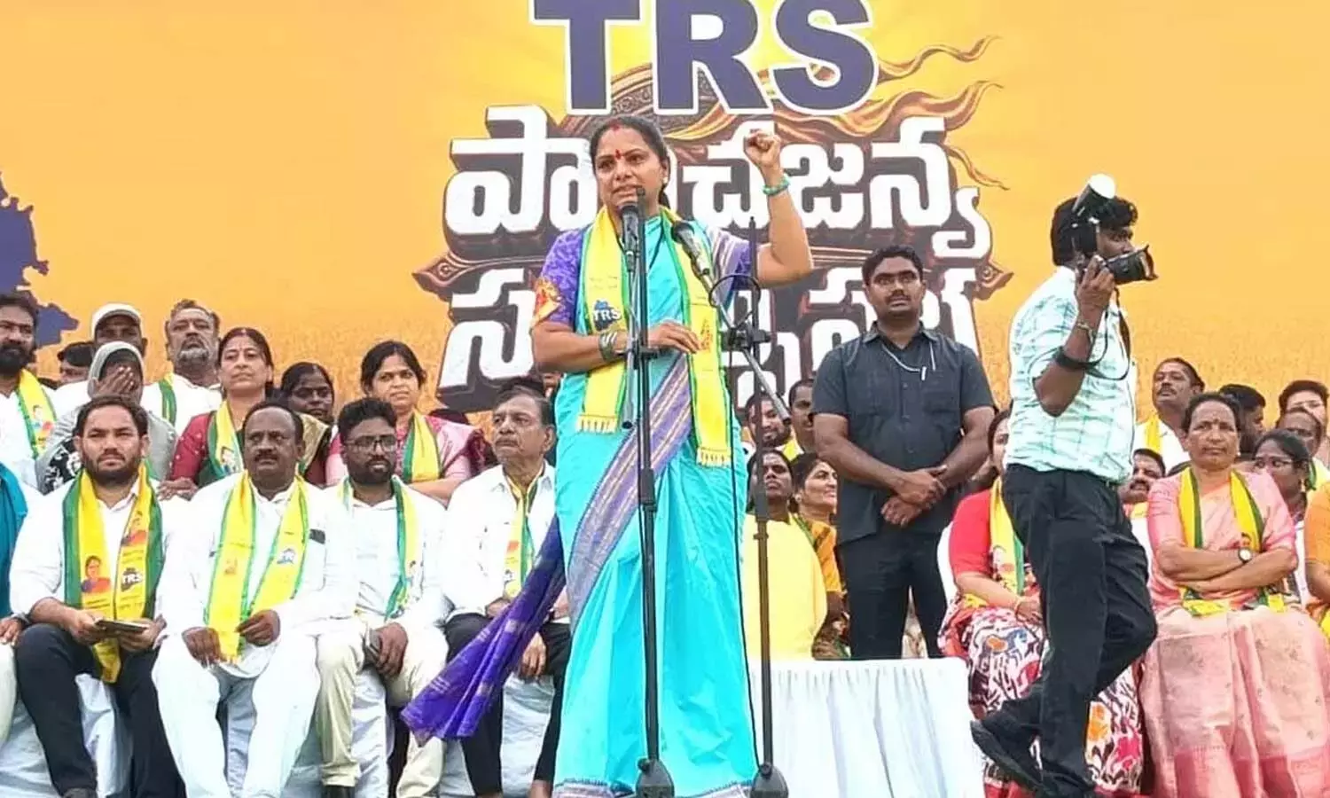 कविता ने निजामाबाद में भ्रष्टाचार का पर्दाफाश करने का संकल्प लिया कविता ने निजामाबाद में भ्रष्टाचार का पर्दाफाश करने का संकल्प लिया