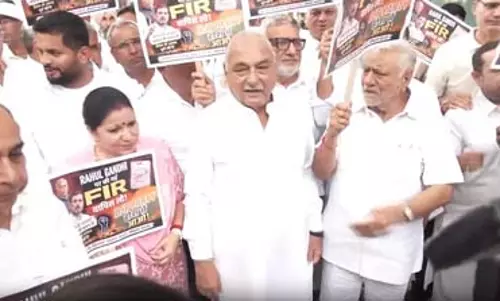 राहुल गांधी पर दर्ज एफआईआर के खिलाफ कांग्रेस ने किया प्रदर्शन राहुल गांधी पर दर्ज एफआईआर के खिलाफ कांग्रेस ने किया प्रदर्शन
