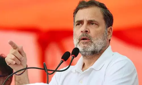 यूपी चुनाव से पहले राहुल गांधी के समर्थन में उतरी सपा, नेताओं ने बीजेपी पर साधा निशाना यूपी चुनाव से पहले राहुल गांधी के समर्थन में उतरी सपा, नेताओं ने बीजेपी पर साधा निशाना