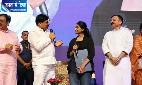 मेधावी छात्रों की प्रतिभा देख CM हुए प्रभावित