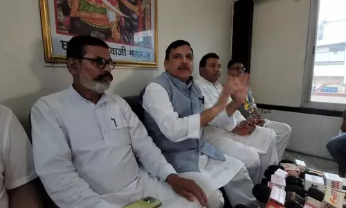 वाराणसी स्कूल विवाद पर संजय सिंह का हमला