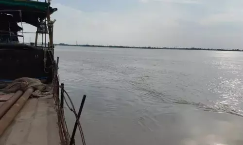 कोसी-बागमती उफान पर बाढ़ का खतरा बरकरार कोसी-बागमती उफान पर बाढ़ का खतरा बरकरार