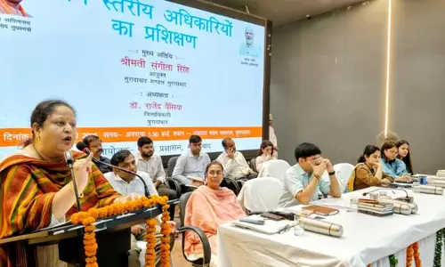 लेखपाल सचिव के गांव प्रवास पर जोर