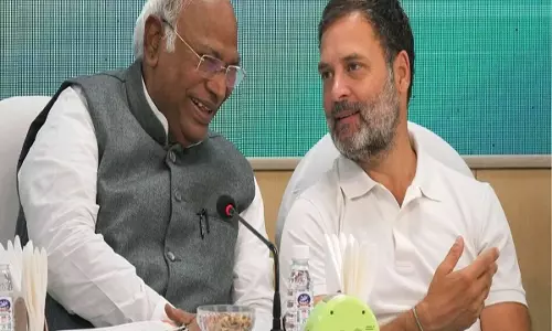 दलित सम्मान की लड़ाई या सियासी रणनीति कांग्रेस के निशाने पर यूपी और देश दलित सम्मान की लड़ाई या सियासी रणनीति कांग्रेस के निशाने पर यूपी और देश
