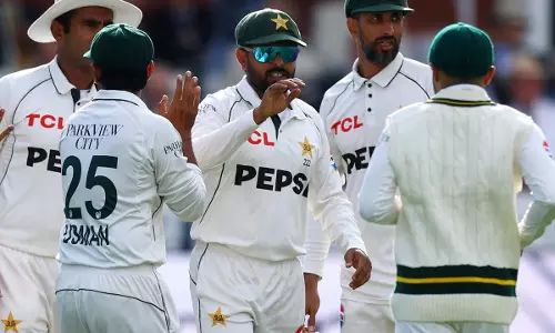 बाबर की कप्तानी पर उठे सवाल पाक दिग्गज ने PCB को भी घेरा बाबर की कप्तानी पर उठे सवाल पाक दिग्गज ने PCB को भी घेरा