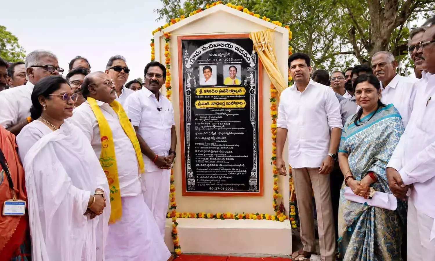 Andhra: पेम्मासानी ने PHC भवन की आधारशिला रखी Andhra: पेम्मासानी ने PHC भवन की आधारशिला रखी