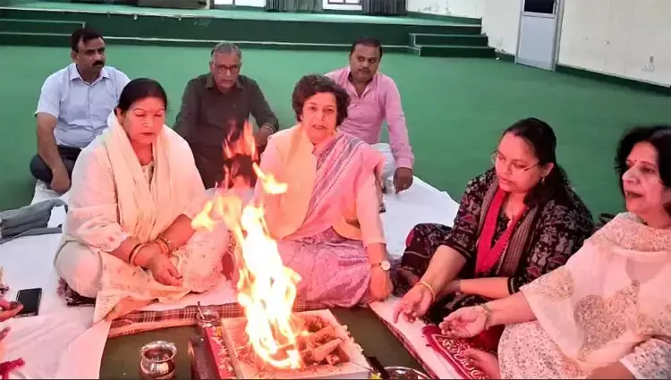 Haridwar: कन्या गुरुकुल में शैक्षणिक सत्र का आगाज, स्वतंत्र परिसर में छात्राओं ने शुरू की पढ़ाई Haridwar: कन्या गुरुकुल में शैक्षणिक सत्र का आगाज, स्वतंत्र परिसर में छात्राओं ने शुरू की पढ़ाई
