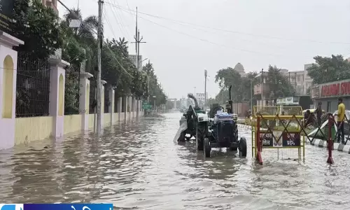 UP में मानसून एक्टिव लखनऊ समेत कई जिलों में जलभराव से हाल बेहाल UP में मानसून एक्टिव लखनऊ समेत कई जिलों में जलभराव से हाल बेहाल