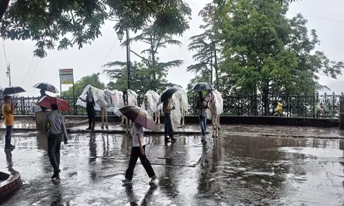 मणिपुर में लगातार बारिश से लामका की सड़कें हुईं बदहाल