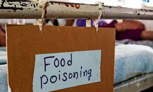 महाराष्ट्र: एक स्कूल में परोसे गए खाने में गिरी छिपकली, 31 छात्र अस्पताल में भर्ती
