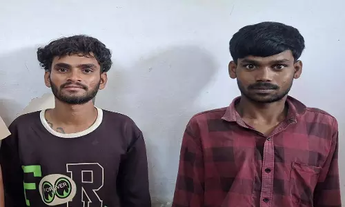 लिफ्ट देकर सुनसान जगह ले गए फिर चाकू दिखाकर लूटा, दो आरोपी गिरफ्तार