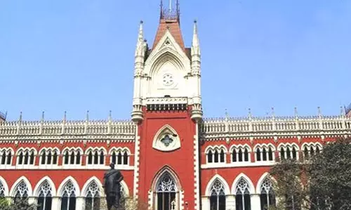 हाई कोर्ट ने बंगाल पुलिस को महुआ मोइत्रा को पर्याप्त सशस्त्र सुरक्षा मुहैया कराने का निर्देश दिया हाई कोर्ट ने बंगाल पुलिस को महुआ मोइत्रा को पर्याप्त सशस्त्र सुरक्षा मुहैया कराने का निर्देश दिया