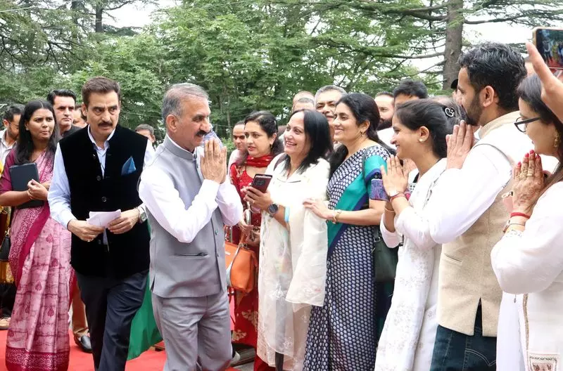 हिमाचल सरकार मंदिर के फंड पर हाई कोर्ट के आदेश की समीक्षा की मांग करेगी हिमाचल सरकार मंदिर के फंड पर हाई कोर्ट के आदेश की समीक्षा की मांग करेगी