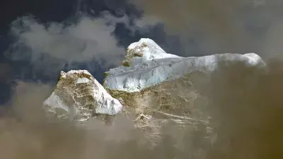 आपदा प्रभावित नेपाल में राहत पहुंचाने उतरी सिक्किम की टीम आपदा प्रभावित नेपाल में राहत पहुंचाने उतरी सिक्किम की टीम