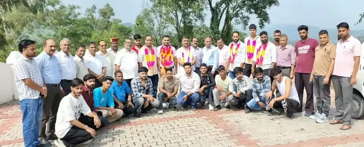 Mandi: विश्वकर्मी विकास सभा के युवा मोर्चे का गठन, बल्ह इकाई में बनी नई कार्यकारिणी Mandi: विश्वकर्मी विकास सभा के युवा मोर्चे का गठन, बल्ह इकाई में बनी नई कार्यकारिणी
