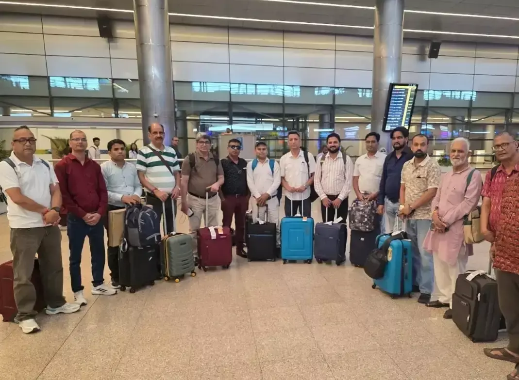 Hyderabad: वैज्ञानिक और तकनीकी विकास का अध्ययन करेंगे उत्तराखंड के पत्रकार, हैदराबाद में कार्यक्रम Hyderabad: वैज्ञानिक और तकनीकी विकास का अध्ययन करेंगे उत्तराखंड के पत्रकार, हैदराबाद में कार्यक्रम