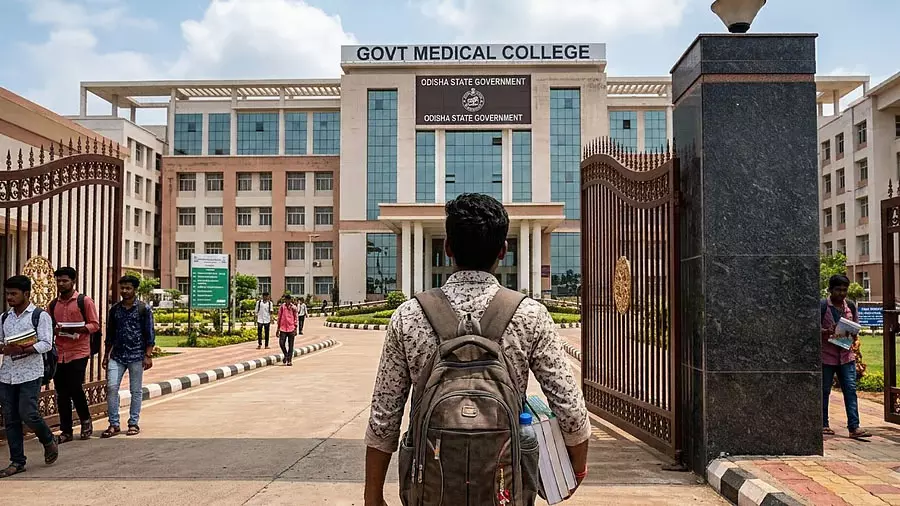 SC-ST छात्रों को ओडिशा सरकार की बड़ी सौगात SC-ST छात्रों को ओडिशा सरकार की बड़ी सौगात