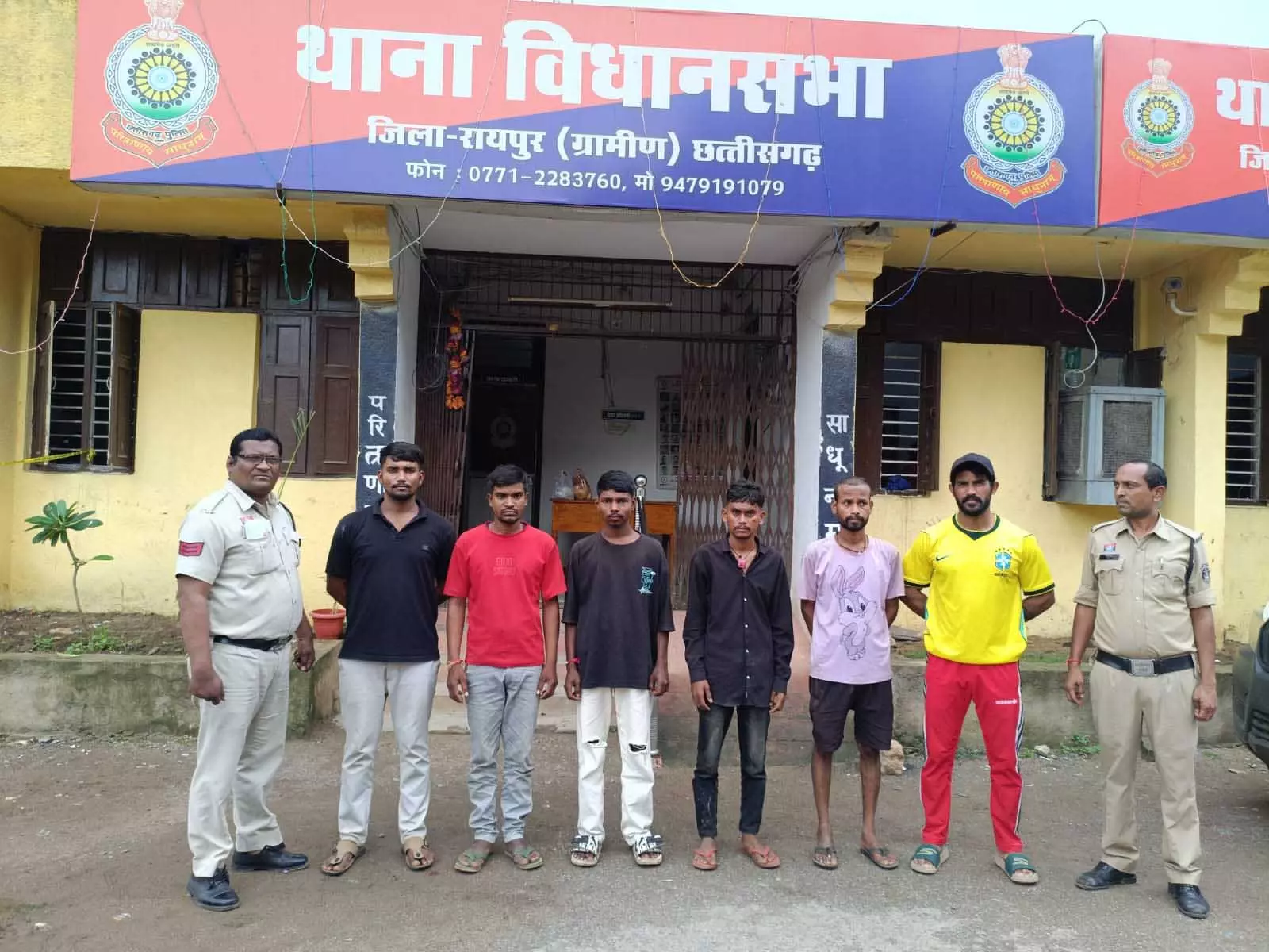 रायपुर में बादशाह गिरफ्तार, लंबे समय से था फरार रायपुर में बादशाह गिरफ्तार, लंबे समय से था फरार