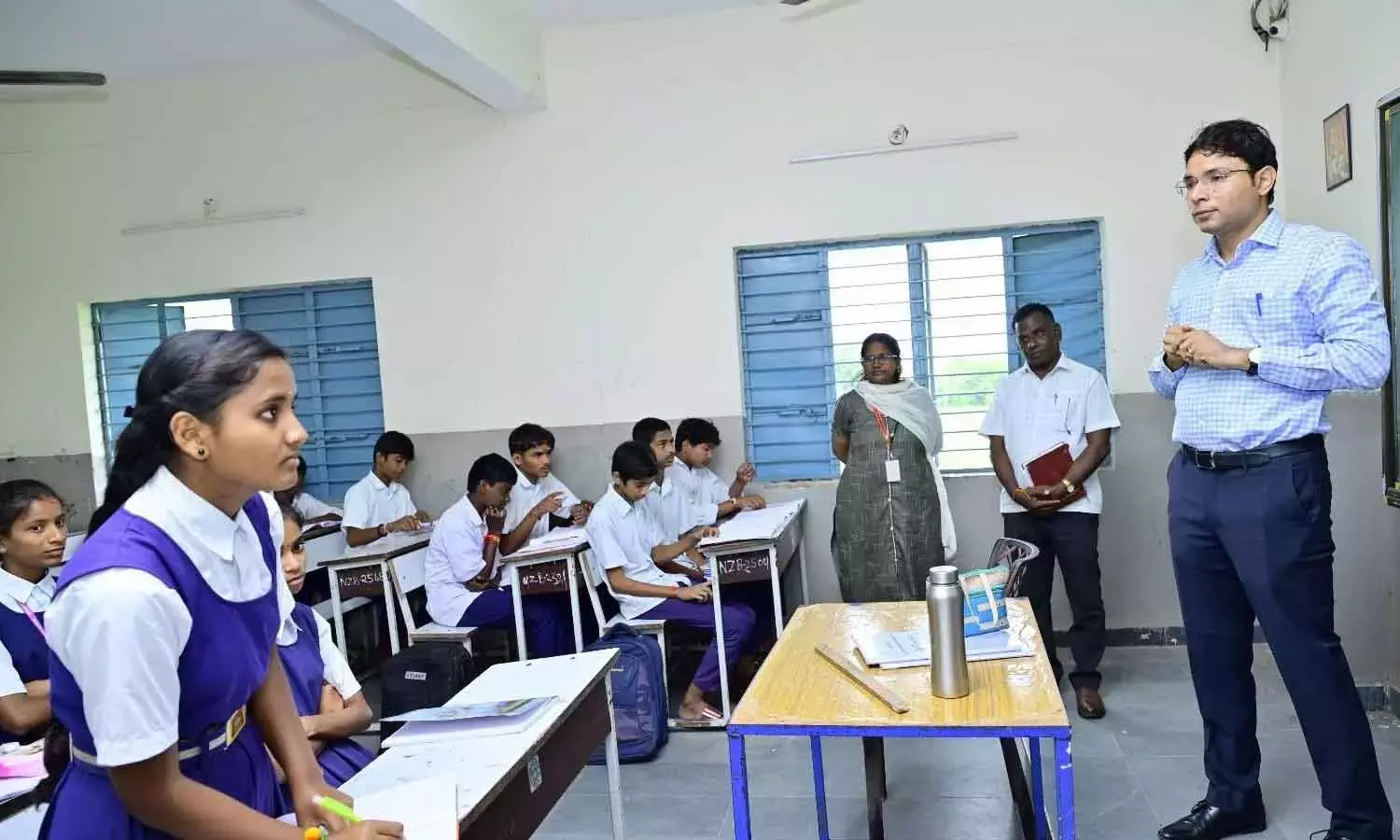 कलेक्टर ने बोरगांव स्कूल के लिए ज़मीन अधिग्रहण का आदेश दिया कलेक्टर ने बोरगांव स्कूल के लिए ज़मीन अधिग्रहण का आदेश दिया