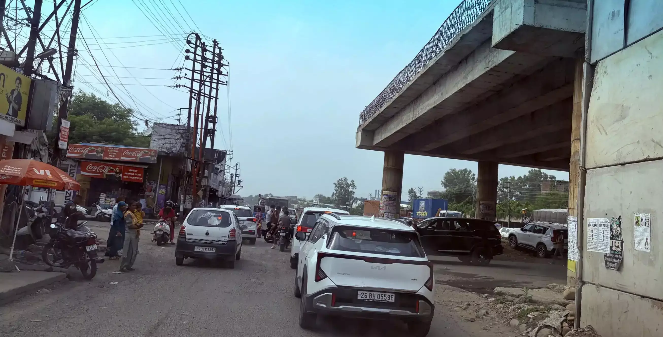 Kathua: सड़क पर गड्ढे और अधूरा काम, टोल वसूली के बाद यात्रियों की बढ़ी परेशानी Kathua: सड़क पर गड्ढे और अधूरा काम, टोल वसूली के बाद यात्रियों की बढ़ी परेशानी