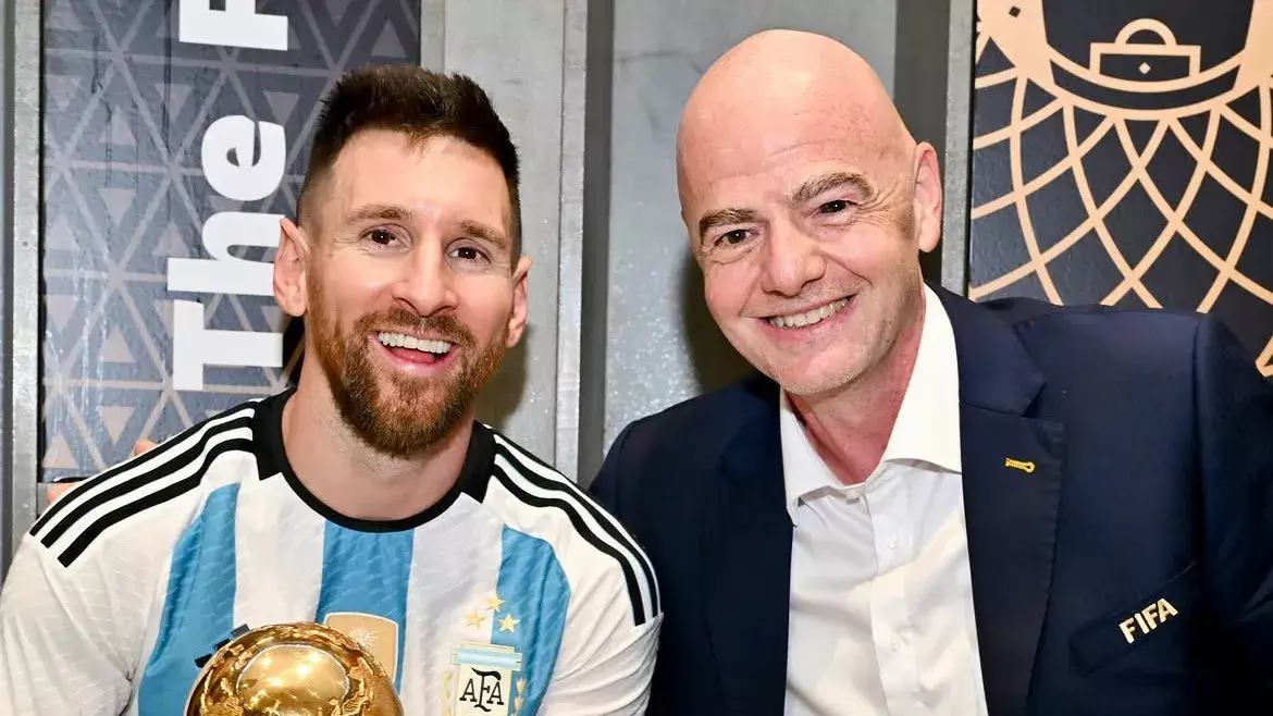 FIFA अध्यक्ष ने की मेसी के ऐतिहासिक करियर की सराहना FIFA अध्यक्ष ने की मेसी के ऐतिहासिक करियर की सराहना