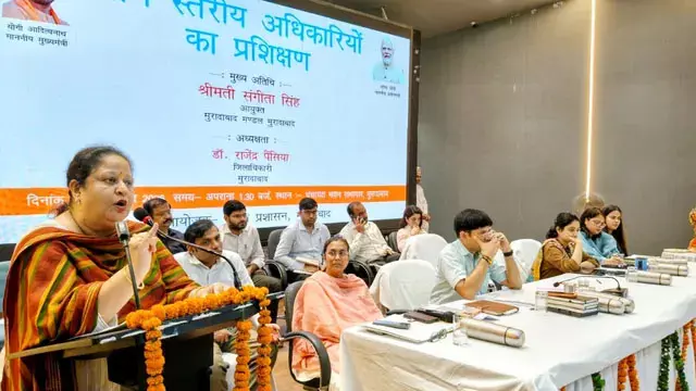 लेखपाल सचिव के गांव प्रवास पर जोर लेखपाल सचिव के गांव प्रवास पर जोर