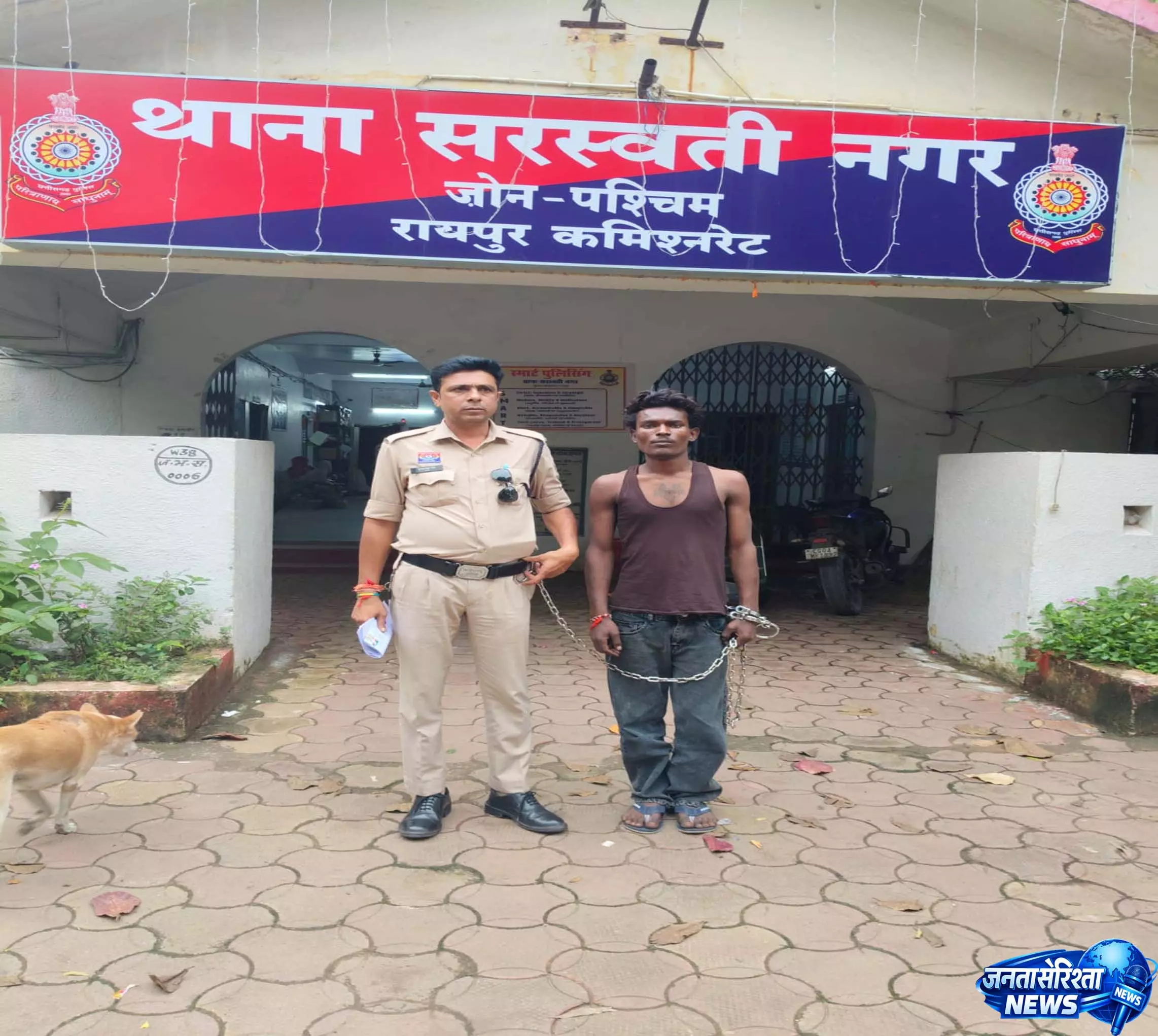 रायपुर में चाकू लहराकर लोगों को डराने वाला युवक गिरफ्तार रायपुर में चाकू लहराकर लोगों को डराने वाला युवक गिरफ्तार